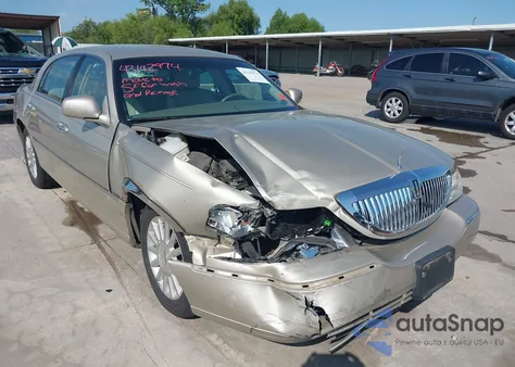 2004 Lincoln Town Car Signature из США, поврежденный, VIN 1LNHM81W44Y617901